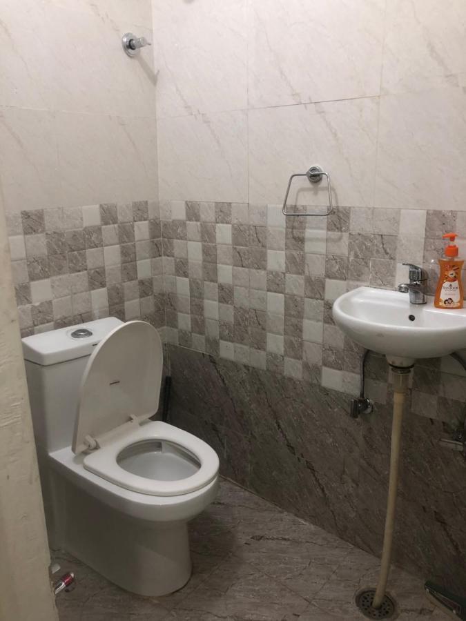 Purple Lotus Hotel Waranasi Zewnętrze zdjęcie